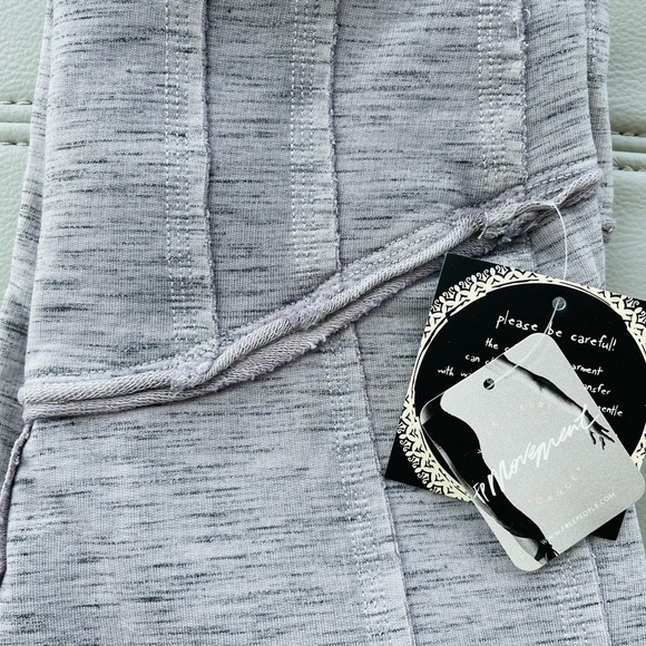 New with tags! FREE PEOPLE MOVEMENT Hybrid Legging in GREY Size XS - Picture 4 of 16